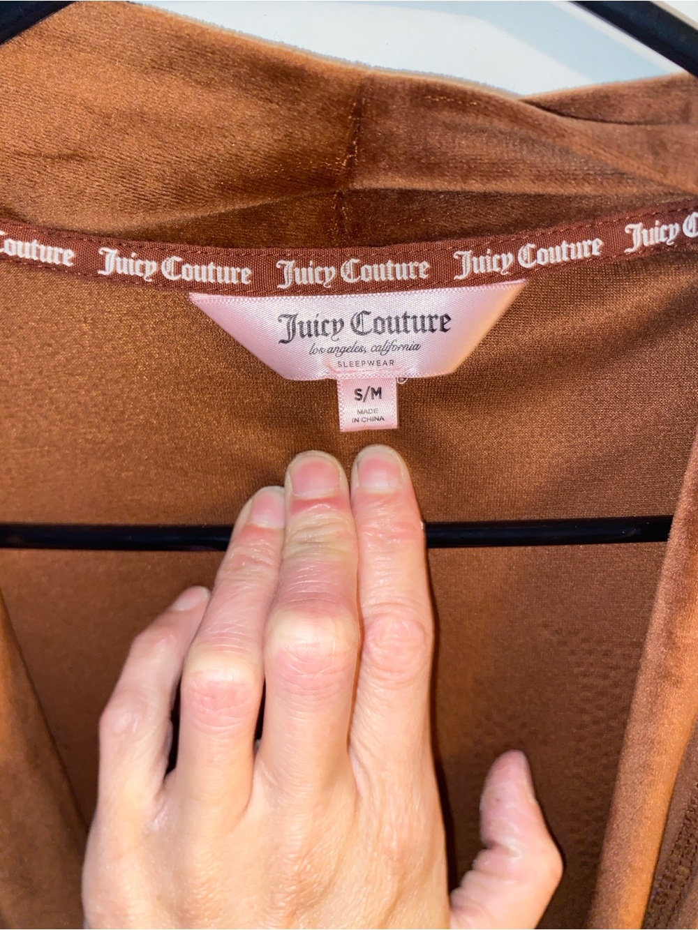 Juicy Couture lightweight Robe - Picture 2 of 4